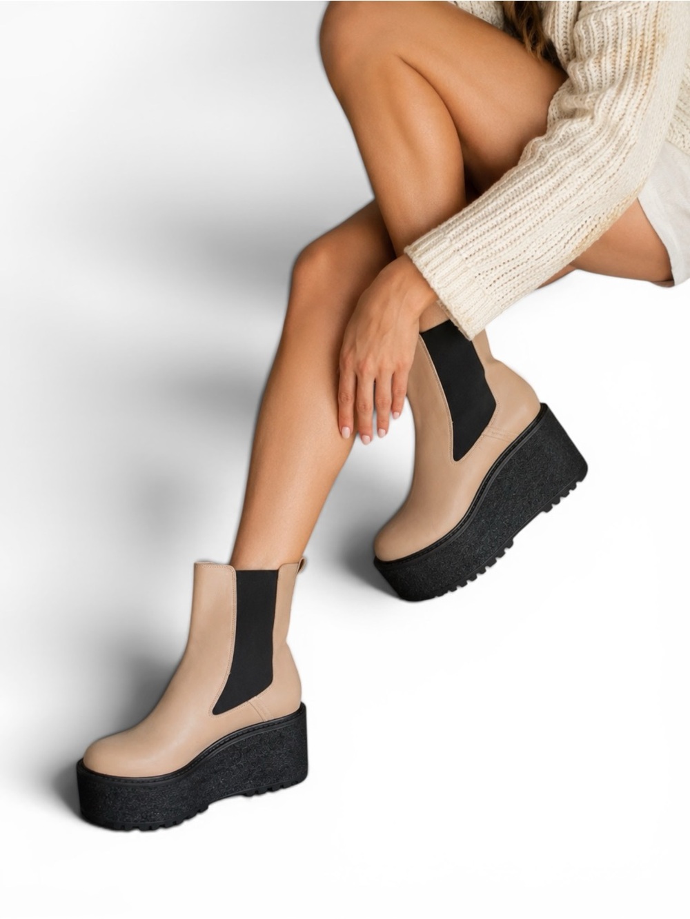 Circus NY Sam Edelman Susan Chelsea Boots Platform Lug Sole Black Beige - Picture 1 of 7